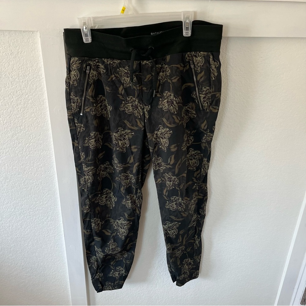 Athleta Women's 12 Trekkie North Printed Joggers.